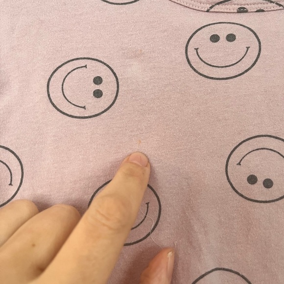 Indy & Pippa Pink Smiley Face Kids T-Shirt. Neutral gender - Picture 7 of 9